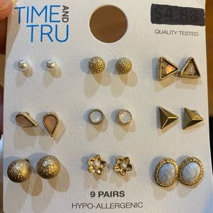 9 pairs of hypoallergenic stud earrings